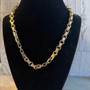 Lustrous Gold Link Necklace